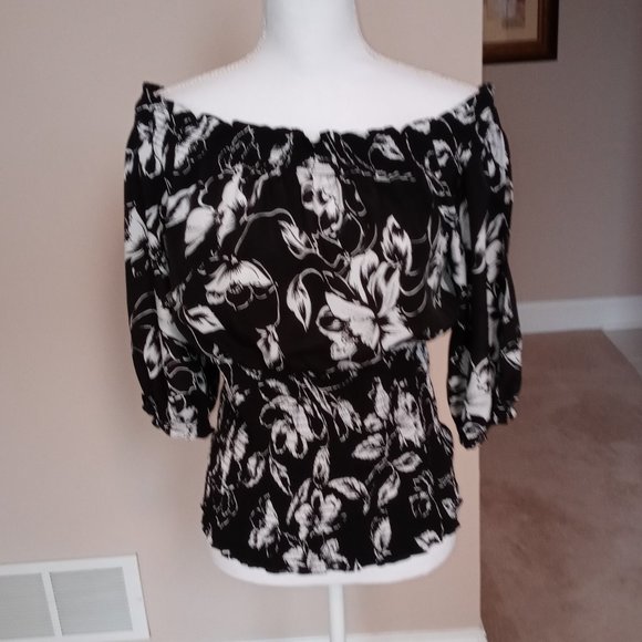White House Black Market Tops - WHBM Women's Off Shoulder Top SMALL